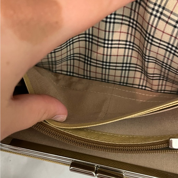 Authentic Buberry leather wallet - Picture 7 of 13